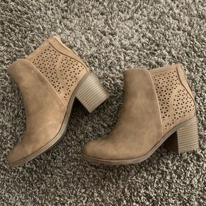 Big Buddha ankle boots